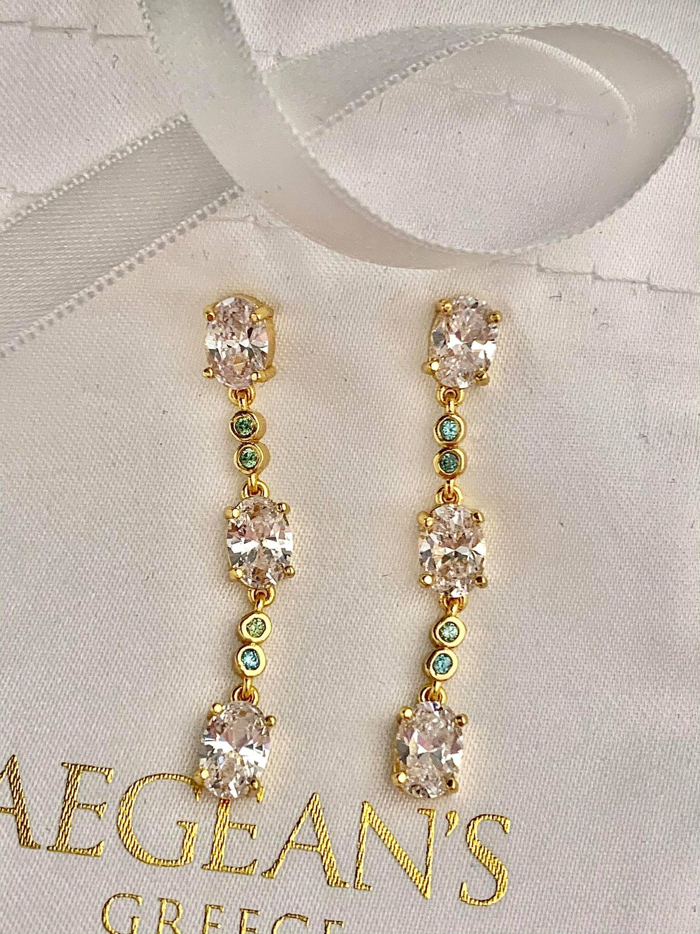 Långa söta örhängen Rimbo med Franska cubic zirconia stenar
