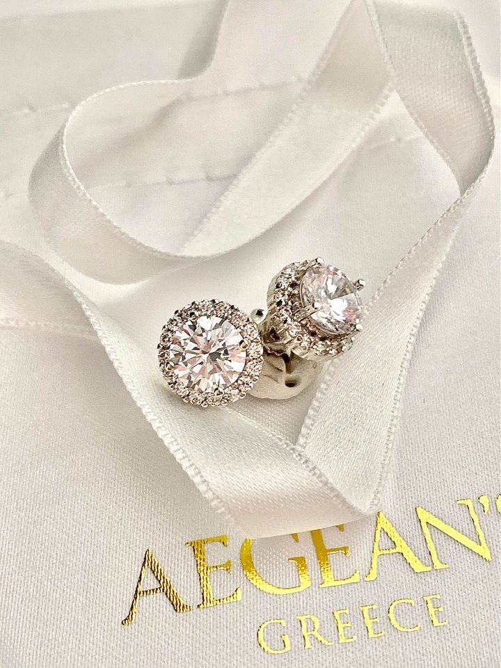 ELENA - Luxurious round stud earrings with French Cubic Zirconia