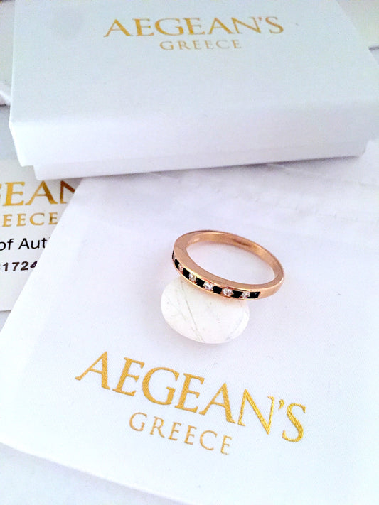 Ring small black stones